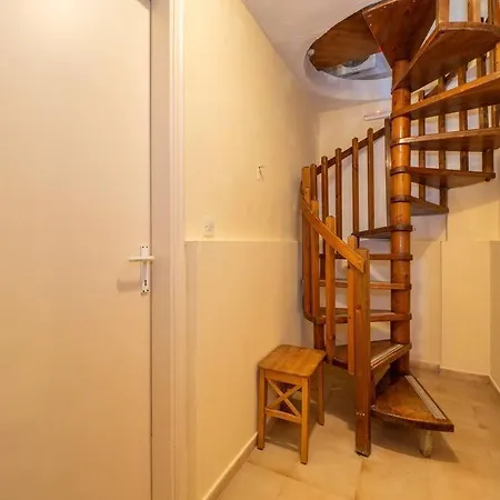 شقة Corfiot Maisonette With Shared Pool - Govino Bay *