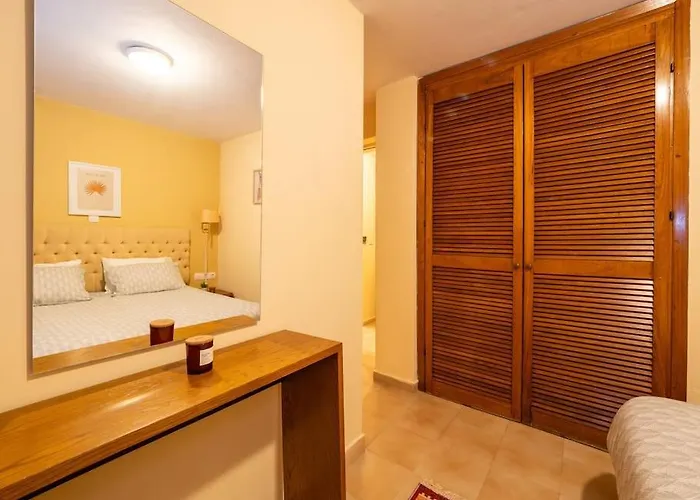 Corfiot Maisonette With Shared Pool - Govino Bay *