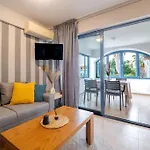 Corfiot Maisonette With Shared Pool - Govino Bay アパート ゴウヴィア