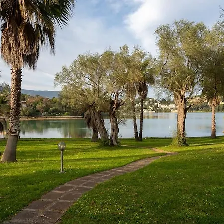 Corfiot Maisonette With Shared Pool - Govino Bay Apartment *