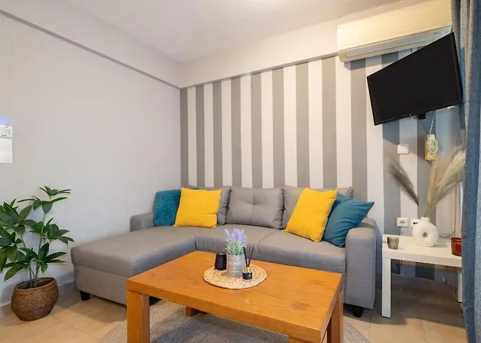 Corfiot Maisonette With Shared Pool - Govino Bay Apartment